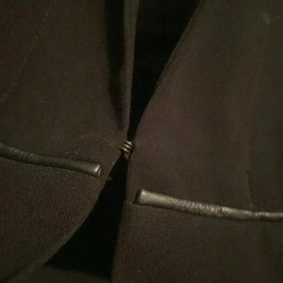 Eileen Fisher women’s blazer - medium - leather trim - black -hook closure - Picture 4 of 8